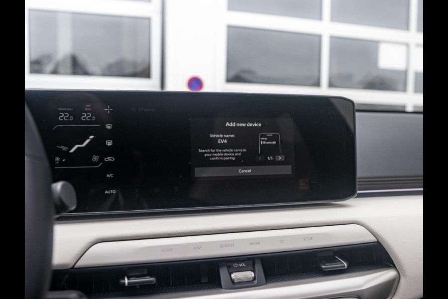 Kia EV4 GT-PlusLine 81.4 kWh | Direct leverbaar met veel korting| Full options | Navi. | Clima. | Adapt. Cruise. | Stoel&Stuur Verwarming | Glazen Schuif-/Kanteldak | Harman Kardon | Slimme Parkeerassistentie | Dodehoek Camera | GT-Line Vegan Lederen Stoelbekleding