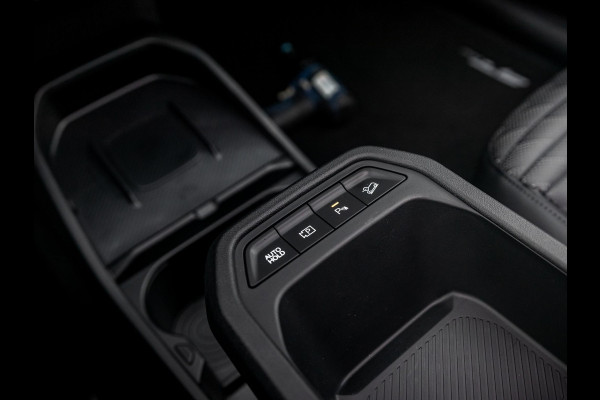 Kia EV4 GT-PlusLine 81.4 kWh | Direct leverbaar met veel korting| Full options | Navi. | Clima. | Adapt. Cruise. | Stoel&Stuur Verwarming | Glazen Schuif-/Kanteldak | Harman Kardon | Slimme Parkeerassistentie | Dodehoek Camera | GT-Line Vegan Lederen Stoelbekleding