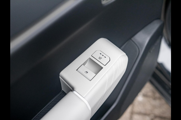 Kia EV4 GT-PlusLine 81.4 kWh | Direct leverbaar met veel korting| Full options | Navi. | Clima. | Adapt. Cruise. | Stoel&Stuur Verwarming | Glazen Schuif-/Kanteldak | Harman Kardon | Slimme Parkeerassistentie | Dodehoek Camera | GT-Line Vegan Lederen Stoelbekleding
