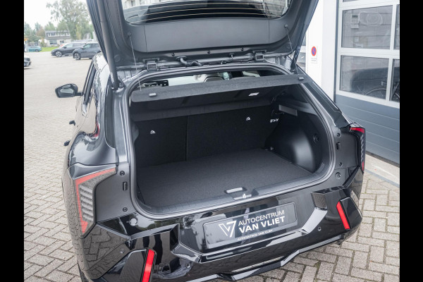 Kia EV4 GT-PlusLine 81.4 kWh | Direct leverbaar met veel korting| Full options | Navi. | Clima. | Adapt. Cruise. | Stoel&Stuur Verwarming | Glazen Schuif-/Kanteldak | Harman Kardon | Slimme Parkeerassistentie | Dodehoek Camera | GT-Line Vegan Lederen Stoelbekleding