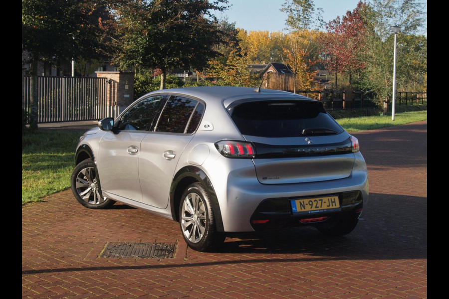 Peugeot e-208 EV Allure Pack 50 kWh | SOH 94% | Camera | Apple Carplay | Stoelverwarming | Navi | NL-Auto |