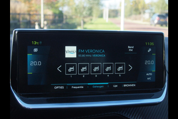 Peugeot e-208 EV Allure Pack 50 kWh | SOH 94% | Camera | Apple Carplay | Stoelverwarming | Navi | NL-Auto |