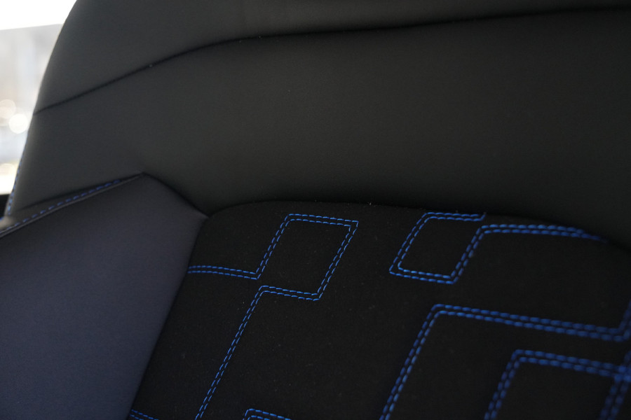 Ford E-Transit Custom 340 L2H1 MS-RT 71 kWh DC 286pk 5 Zits - 2x Schuif - Kuipstoelen - Stoel/Stuurverwarming - 360 Camera - Ultimate Pack - Rijklaar