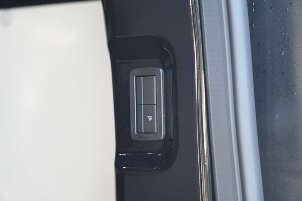 Ford E-Transit Custom 340 L2H1 MS-RT 71 kWh DC 286pk 5 Zits - 2x Schuif - Kuipstoelen - Stoel/Stuurverwarming - 360 Camera - Ultimate Pack - Rijklaar