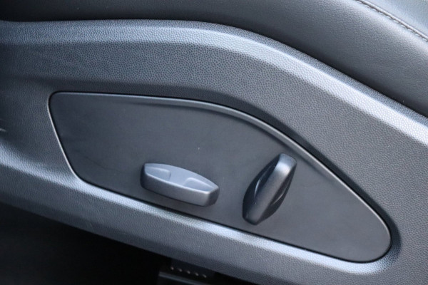 Porsche Macan 4 100 kWh Org.NL pano/schuifdak