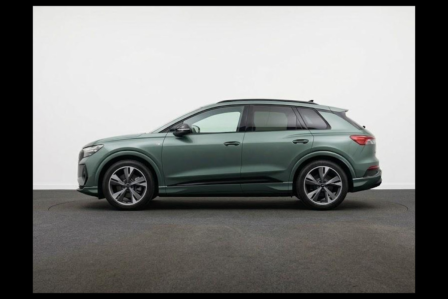 Audi Q4 e-tron S edition 63 kWh 204 pk | Techniekpakket plus | Trekhaak | Privacy glas | Optiekpakket zwart |