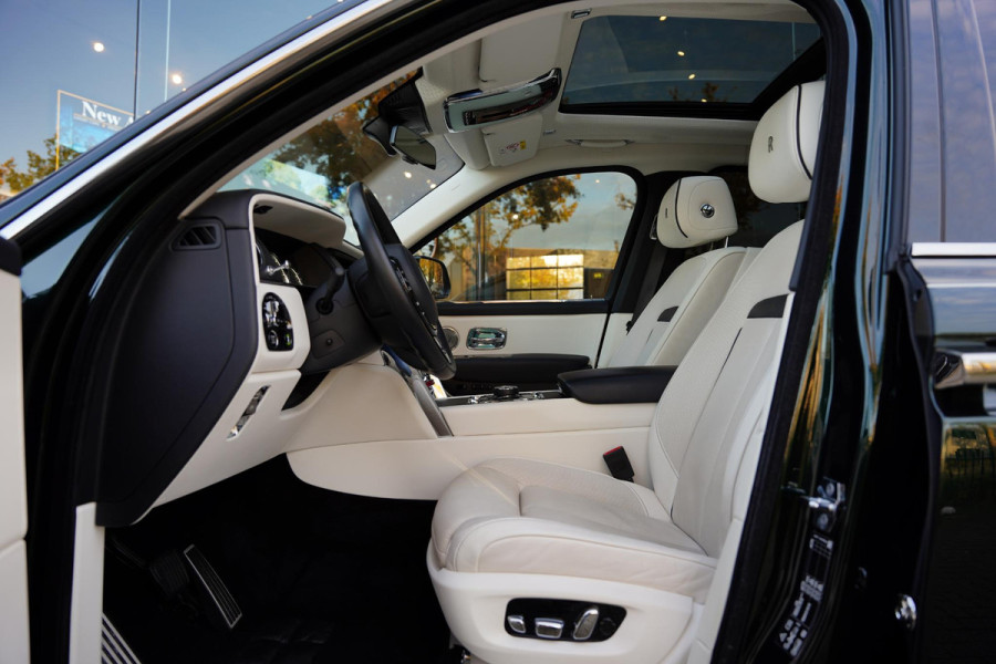Rolls-Royce Cullinan 6.75 V12 / NL-Auto / Bespoke Audio / Dealer Serviced