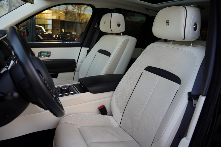 Rolls-Royce Cullinan 6.75 V12 / NL-Auto / Bespoke Audio / Dealer Serviced