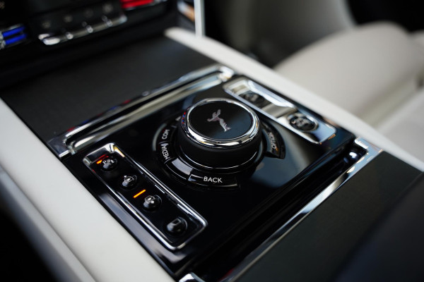 Rolls-Royce Cullinan 6.75 V12 / NL-Auto / Bespoke Audio / Dealer Serviced