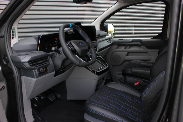 Ford E-Transit Custom 320 L2H1 MS-RT 71kWh 286PK DC DUBBEL CABINE / KUIPSTOELEN / DIRECT RIJDEN / NAVIGATIE / BLACK OPS/JB-EDITION