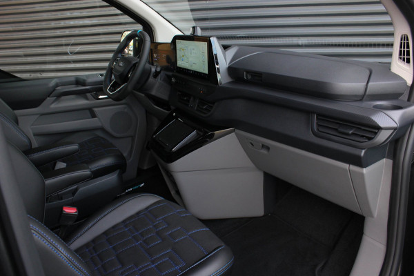 Ford E-Transit Custom 320 L2H1 MS-RT 71kWh 286PK DC DUBBEL CABINE / KUIPSTOELEN / DIRECT RIJDEN / NAVIGATIE / BLACK OPS/JB-EDITION