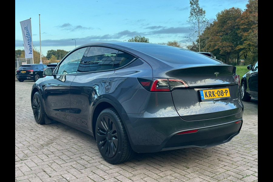 Tesla Model Y Long Range AWD 75 kWh 514 PK | Panoramadak | 360 Camera | LED Verlichting | CarPlay | Lichtmetalen Velgen | Elektrische Stoelen | Elektrische Klep | Navigatie |