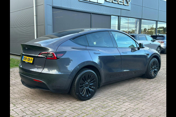 Tesla Model Y Long Range AWD 75 kWh 514 PK | Panoramadak | 360 Camera | LED Verlichting | CarPlay | Lichtmetalen Velgen | Elektrische Stoelen | Elektrische Klep | Navigatie |