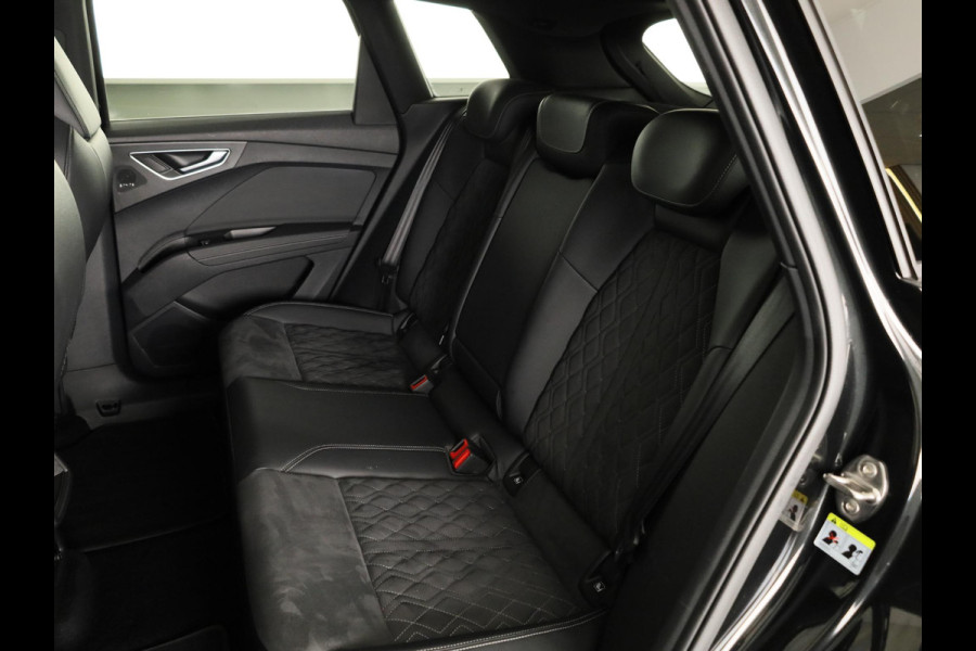 Audi Q4 e-tron 40 Launch edition S Competition 77 kWh 204 pk | SOH 97,14% | Warmtepomp | Navigatie | Parkeersensoren | Achteruitrijcamera | Stoelverwarming | Sonos Geluidssysteem | Head-up display | S-Line |