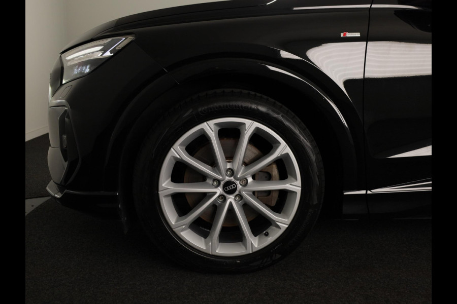 Audi Q4 e-tron 40 Launch edition S Competition 77 kWh 204 pk | SOH 97,14% | Warmtepomp | Navigatie | Parkeersensoren | Achteruitrijcamera | Stoelverwarming | Sonos Geluidssysteem | Head-up display | S-Line |