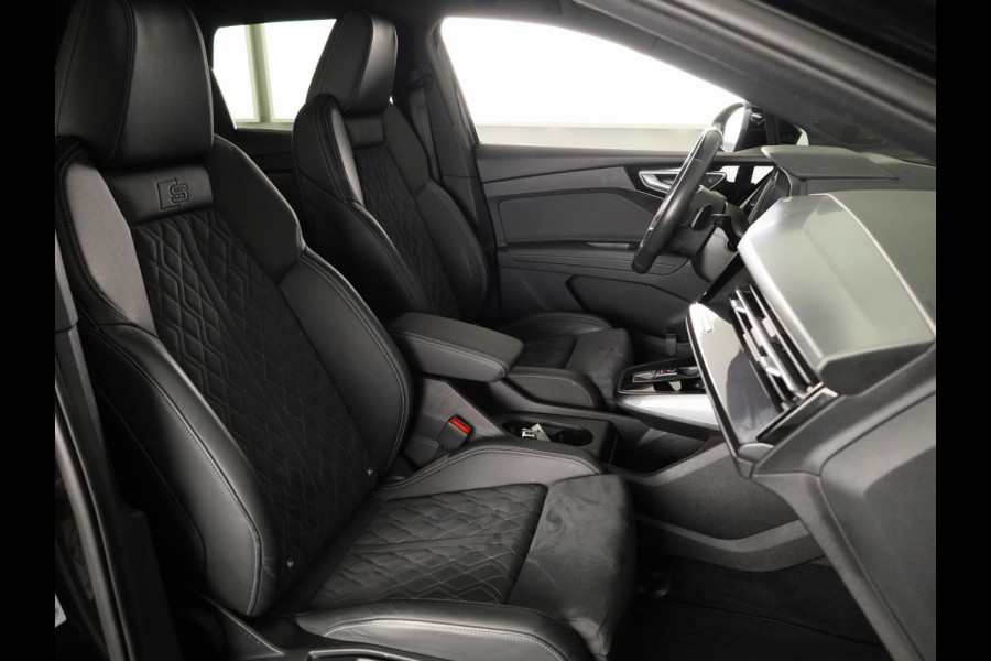 Audi Q4 e-tron 40 Launch edition S Competition 77 kWh 204 pk | SOH 97,14% | Warmtepomp | Navigatie | Parkeersensoren | Achteruitrijcamera | Stoelverwarming | Sonos Geluidssysteem | Head-up display | S-Line |