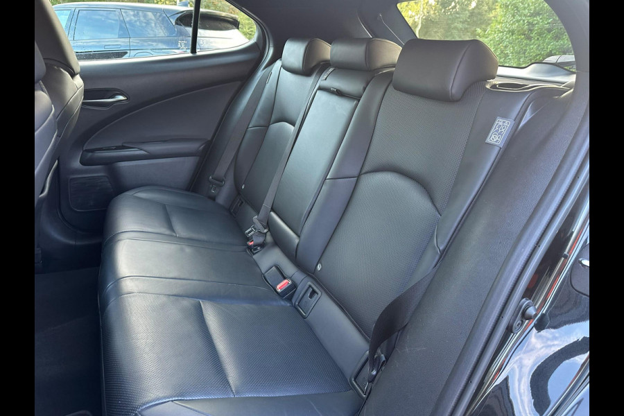 Lexus UX 300e Luxury 54 kWh | Leder | Stoelverwarming/Koeling |  Bestuurdersstoel Met Geheugen