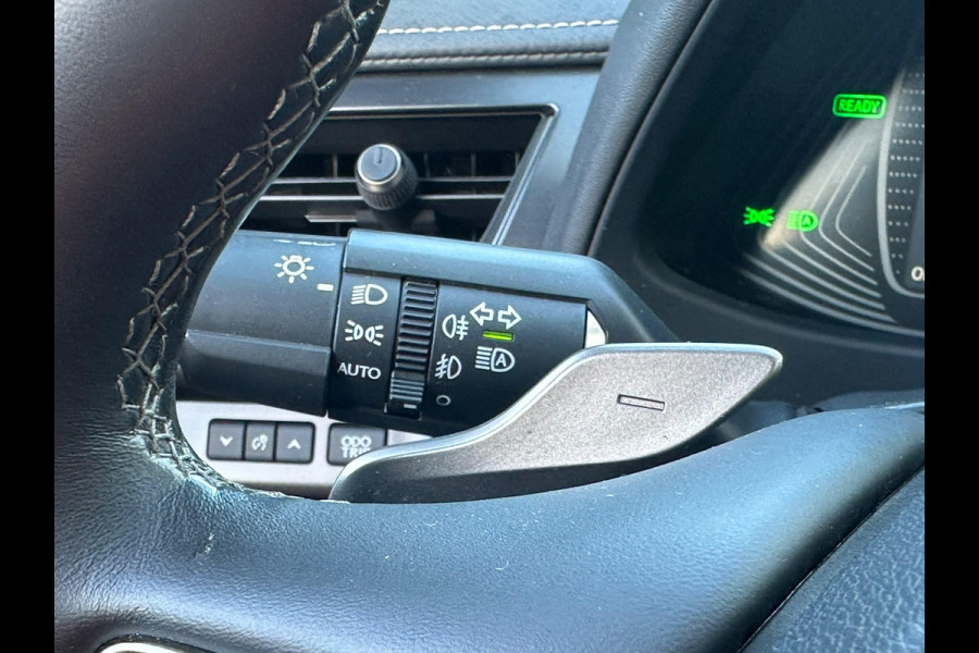 Lexus UX 300e Luxury 54 kWh | Leder | Stoelverwarming/Koeling |  Bestuurdersstoel Met Geheugen