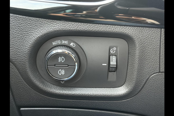 Opel Astra 1.4 Innovation ✓2e Eigenaar✓Carplay✓Keyless✓Camera✓Halfleder✓Navi✓Clima✓Cruise✓150pk✓Pdc V+A✓Rijstrooksensor✓6 Bak✓Dodehoeksensor✓17''Lm velgen✓Recent Beurt gehad✓N.A.P✓Nieuwe Apk bij Aflevering