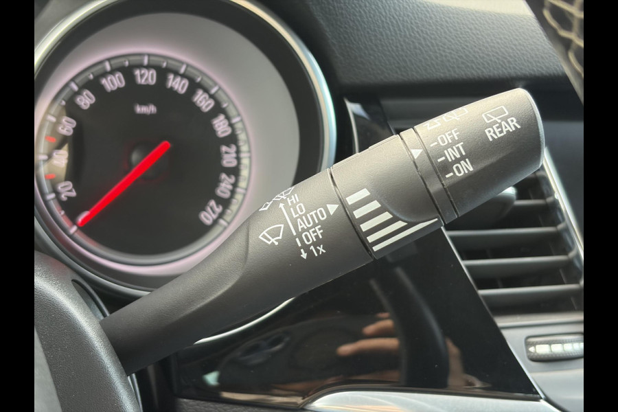 Opel Astra 1.4 Innovation ✓2e Eigenaar✓Carplay✓Keyless✓Camera✓Halfleder✓Navi✓Clima✓Cruise✓150pk✓Pdc V+A✓Rijstrooksensor✓6 Bak✓Dodehoeksensor✓17''Lm velgen✓Recent Beurt gehad✓N.A.P✓Nieuwe Apk bij Aflevering