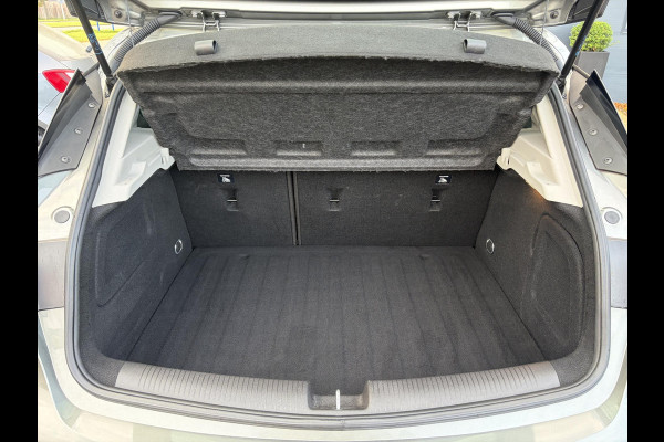 Opel Astra 1.4 Innovation ✓2e Eigenaar✓Carplay✓Keyless✓Camera✓Halfleder✓Navi✓Clima✓Cruise✓150pk✓Pdc V+A✓Rijstrooksensor✓6 Bak✓Dodehoeksensor✓17''Lm velgen✓Recent Beurt gehad✓N.A.P✓Nieuwe Apk bij Aflevering