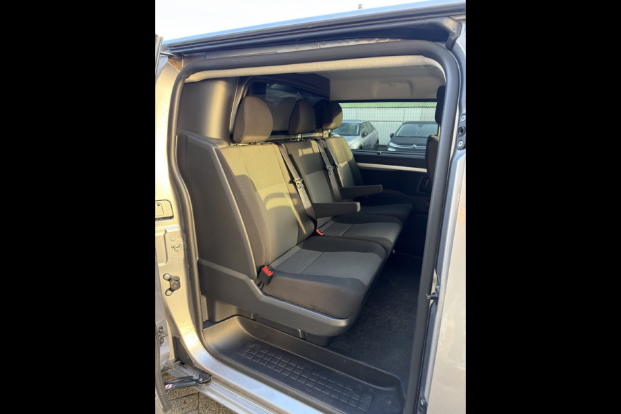 Peugeot e-Expert DC 75 kWh (Stoelverwarming - 2x Schuifdeuren - Keyless Entry - Laadruimte betimmering - Automatische Airco - Navigatie - Parkeer