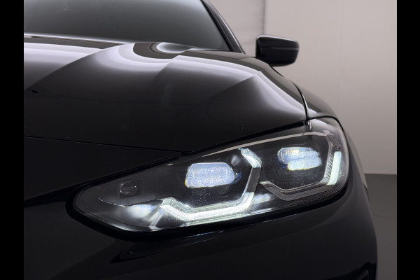 BMW i4 eDrive40 340PK 84kWh High Executive SOH 94% Leder Sportstoelen+Verwarmd Head-Up Display Camera Navi 3-Zone Ecc Live cockpit pro Laserlicht Elek.Achterklep Privacy Glas Isofix Wifi Bluetooth DAB Regen/Lichtsensor Draadloze lader 1e Eigenaar Dealeronderhouden Origineel Nederlandse Auto
