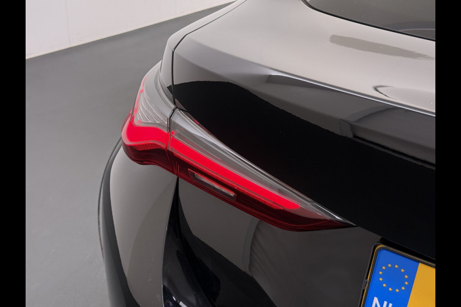 BMW i4 eDrive40 340PK 84kWh High Executive SOH 94% Leder Sportstoelen+Verwarmd Head-Up Display Camera Navi 3-Zone Ecc Live cockpit pro Laserlicht Elek.Achterklep Privacy Glas Isofix Wifi Bluetooth DAB Regen/Lichtsensor Draadloze lader 1e Eigenaar Dealeronderhouden Origineel Nederlandse Auto