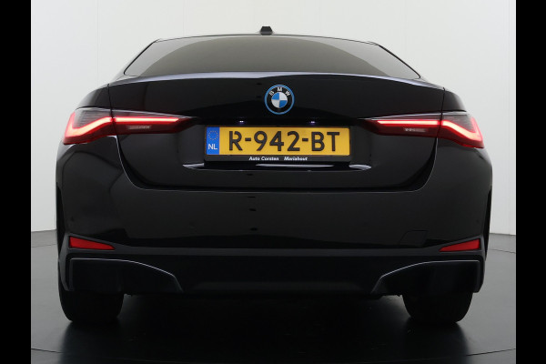 BMW i4 eDrive40 340PK 84kWh High Executive SOH 94% Leder Sportstoelen+Verwarmd Head-Up Display Camera Navi 3-Zone Ecc Live cockpit pro Laserlicht Elek.Achterklep Privacy Glas Isofix Wifi Bluetooth DAB Regen/Lichtsensor Draadloze lader 1e Eigenaar Dealeronderhouden Origineel Nederlandse Auto