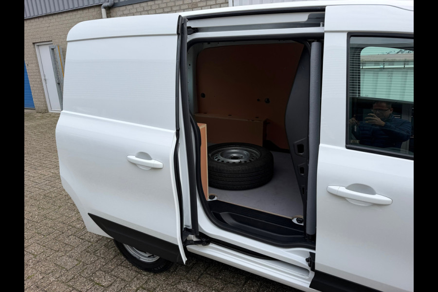Renault Kangoo 1.3 TCe 130 Luxe L1 Navigatie | Cruise control | Airco | Camera | Parkeersensor.