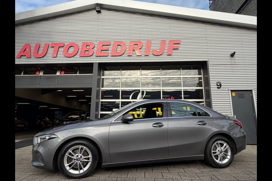 Mercedes-Benz A-Klasse 200 Limousine Progressive Edition - AUTOMAAT I Navigatie/Apple CarPlay I Leer I Airco I PDC I LED I