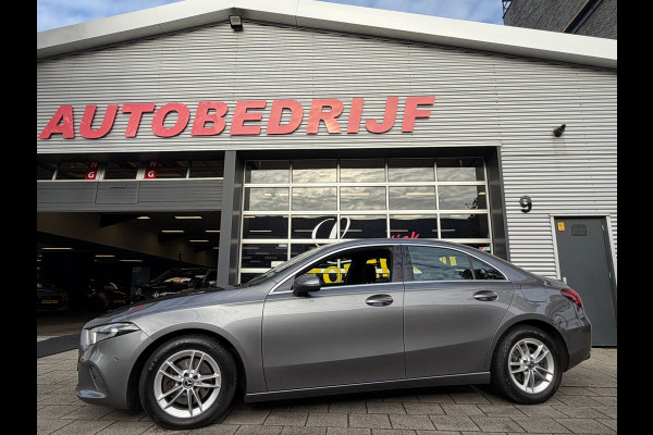 Mercedes-Benz A-Klasse 200 Limousine Progressive Edition - AUTOMAAT I Navigatie/Apple CarPlay I Leer I Airco I PDC I LED I
