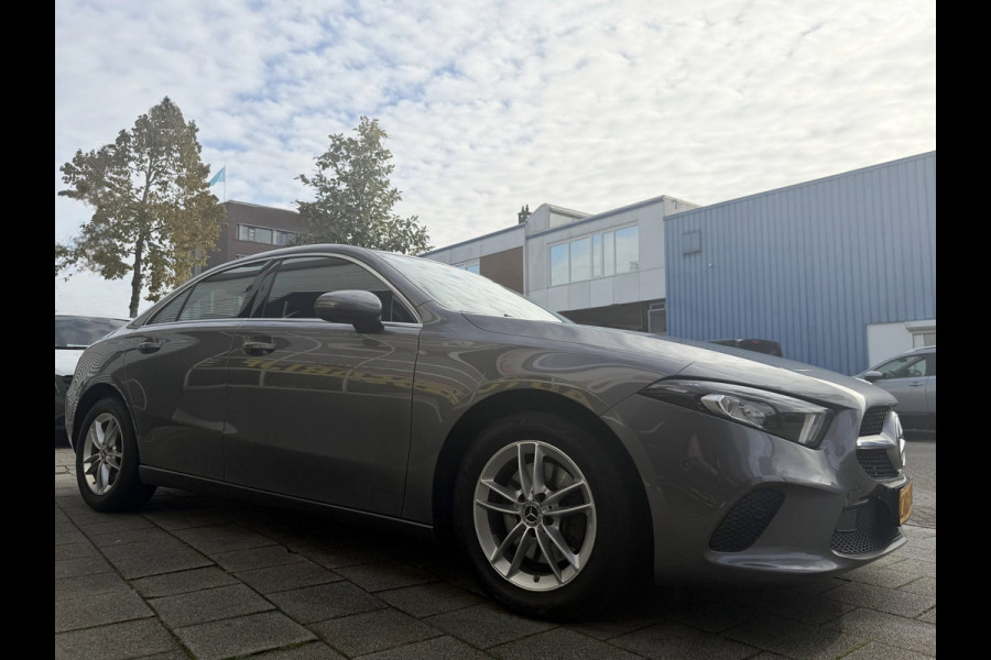Mercedes-Benz A-Klasse 200 Limousine Progressive Edition - AUTOMAAT I Navigatie/Apple CarPlay I Leer I Airco I PDC I LED I