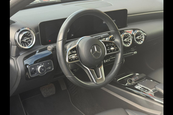 Mercedes-Benz A-Klasse 200 Limousine Progressive Edition - AUTOMAAT I Navigatie/Apple CarPlay I Leer I Airco I PDC I LED I