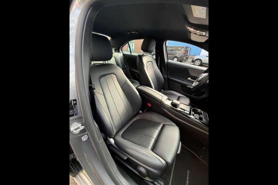 Mercedes-Benz A-Klasse 200 Limousine Progressive Edition - AUTOMAAT I Navigatie/Apple CarPlay I Leer I Airco I PDC I LED I