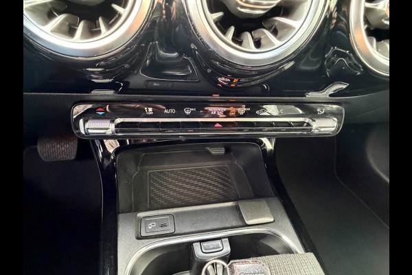Mercedes-Benz A-Klasse 200 Limousine Progressive Edition - AUTOMAAT I Navigatie/Apple CarPlay I Leer I Airco I PDC I LED I
