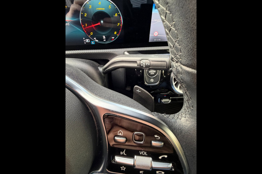 Mercedes-Benz A-Klasse 200 Limousine Progressive Edition - AUTOMAAT I Navigatie/Apple CarPlay I Leer I Airco I PDC I LED I