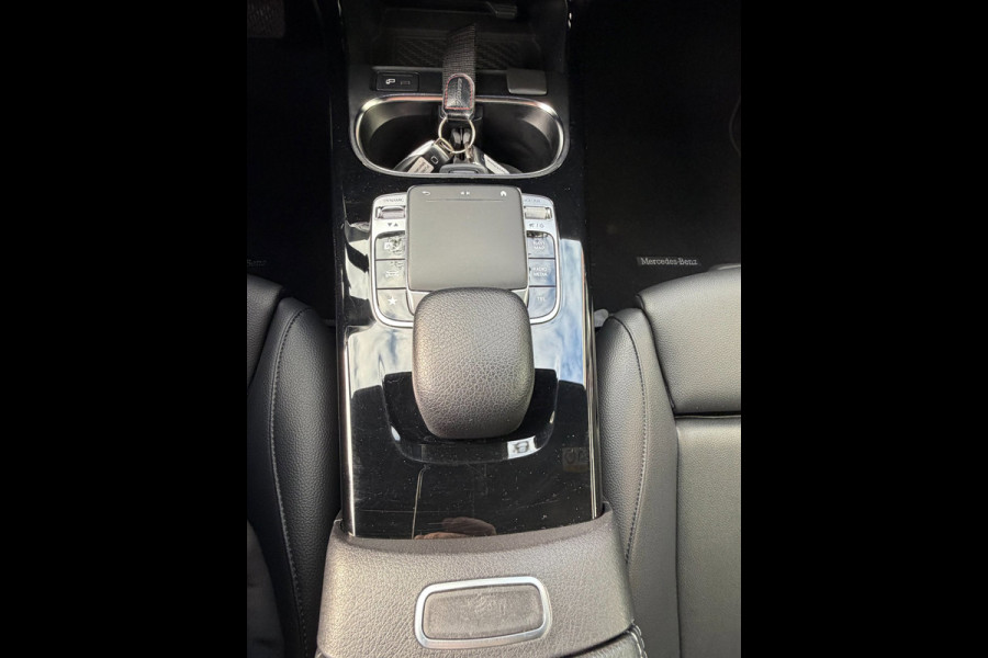 Mercedes-Benz A-Klasse 200 Limousine Progressive Edition - AUTOMAAT I Navigatie/Apple CarPlay I Leer I Airco I PDC I LED I