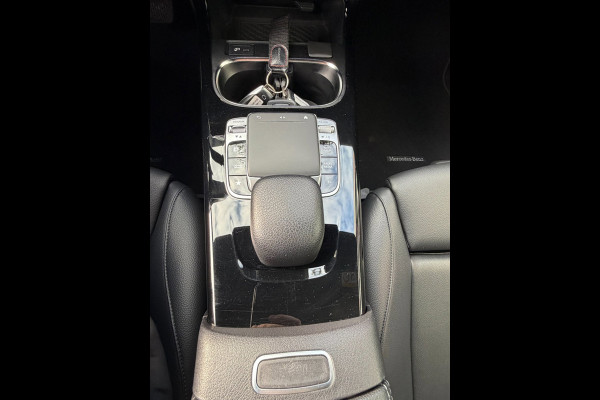 Mercedes-Benz A-Klasse 200 Limousine Progressive Edition - AUTOMAAT I Navigatie/Apple CarPlay I Leer I Airco I PDC I LED I