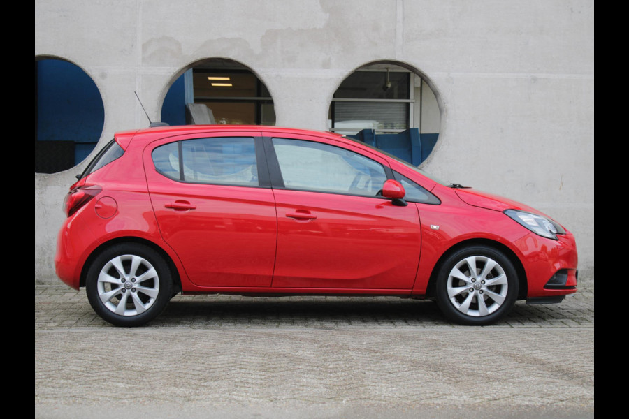 Opel Corsa 1.4 Favourite | APPLE CARPLAY | 12 MAANDEN BOVAG GARANTIE |