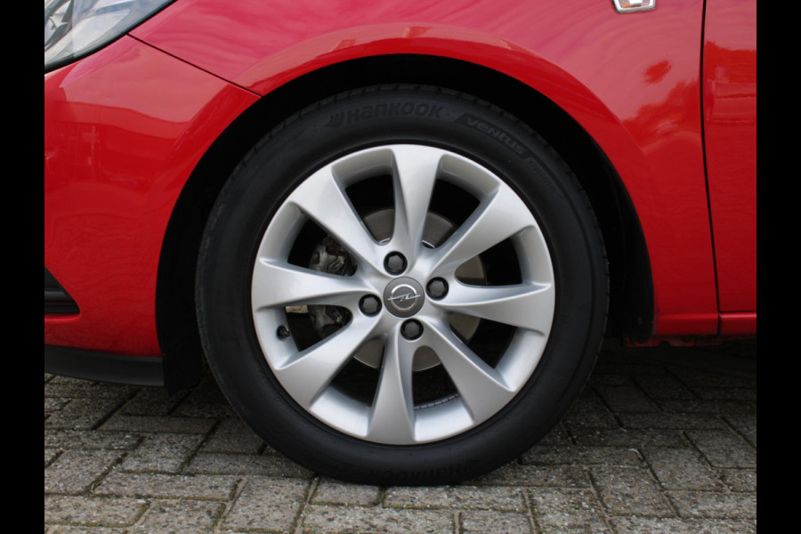 Opel Corsa 1.4 Favourite | APPLE CARPLAY | 12 MAANDEN BOVAG GARANTIE |