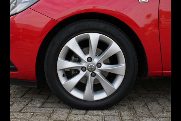 Opel Corsa 1.4 Favourite | APPLE CARPLAY | 12 MAANDEN BOVAG GARANTIE |