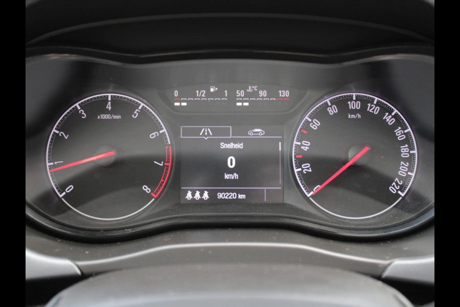 Opel Corsa 1.4 Favourite | APPLE CARPLAY | 12 MAANDEN BOVAG GARANTIE |