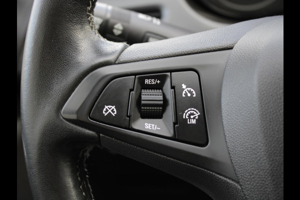 Opel Corsa 1.4 Favourite | APPLE CARPLAY | 12 MAANDEN BOVAG GARANTIE |