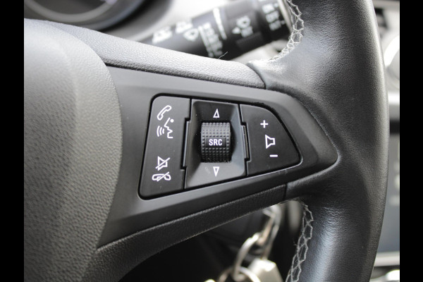 Opel Corsa 1.4 Favourite | APPLE CARPLAY | 12 MAANDEN BOVAG GARANTIE |