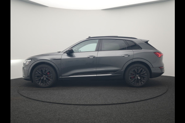 Audi Q8 e-tron 55 Quattro S Line 115 kWh 408pk Dealer O.H | Panodak | Luchtvering | Camera | Bang & Olufsen | Alcantara Sportstoelen Memory & Verwarmd | Sfeerverlichting | Cruise Control | DAB | Navigatie | Virtual | 21"L.M |
