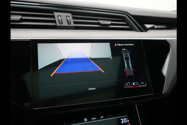 Audi Q8 e-tron 55 Quattro S Line 115 kWh 408pk Dealer O.H | Panodak | Luchtvering | Camera | Bang & Olufsen | Alcantara Sportstoelen Memory & Verwarmd | Sfeerverlichting | Cruise Control | DAB | Navigatie | Virtual | 21"L.M |