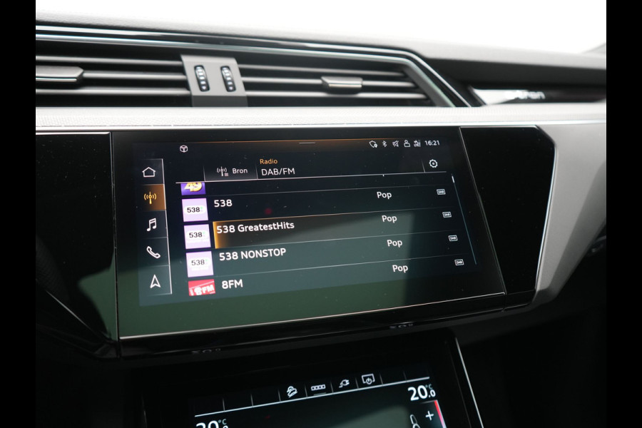 Audi Q8 e-tron 55 Quattro S Line 115 kWh 408pk Dealer O.H | Panodak | Luchtvering | Camera | Bang & Olufsen | Alcantara Sportstoelen Memory & Verwarmd | Sfeerverlichting | Cruise Control | DAB | Navigatie | Virtual | 21"L.M |