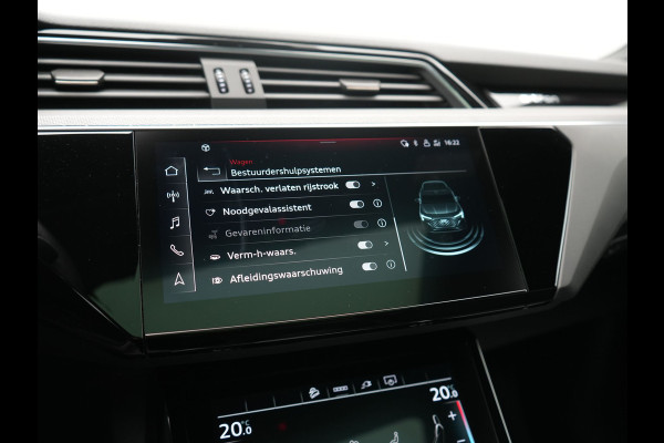 Audi Q8 e-tron 55 Quattro S Line 115 kWh 408pk Dealer O.H | Panodak | Luchtvering | Camera | Bang & Olufsen | Alcantara Sportstoelen Memory & Verwarmd | Sfeerverlichting | Cruise Control | DAB | Navigatie | Virtual | 21"L.M |