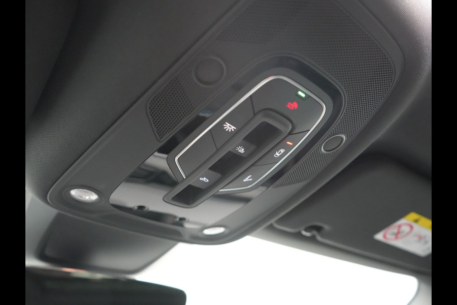 Audi Q8 e-tron 55 Quattro S Line 115 kWh 408pk Dealer O.H | Panodak | Luchtvering | Camera | Bang & Olufsen | Alcantara Sportstoelen Memory & Verwarmd | Sfeerverlichting | Cruise Control | DAB | Navigatie | Virtual | 21"L.M |